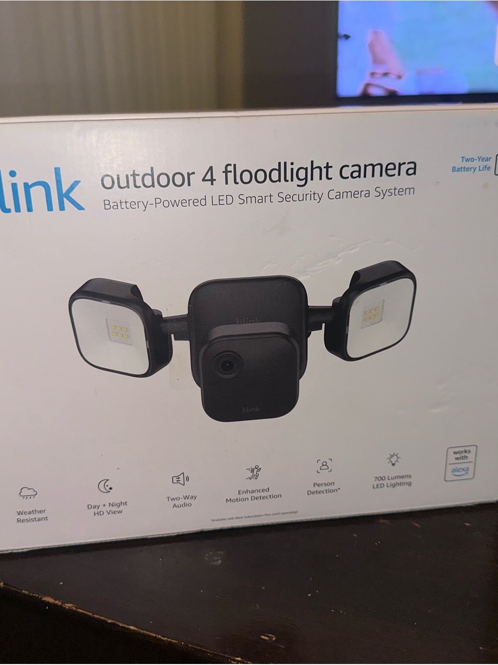 Link Outdoor 4 Floodlight Camera - Black and White Accents